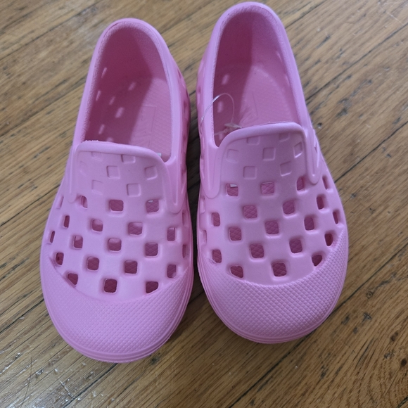 🆕️💦Vans Slip-on Shoes - Picture 2 of 7